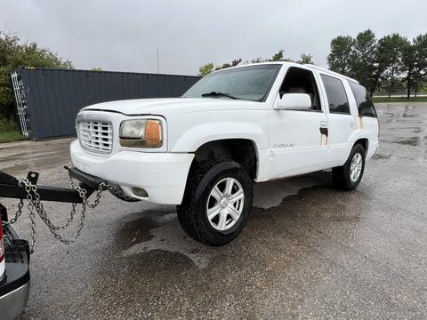 SMASH Cars Canada | Cadillac Escalade Junk Car Removal for Recycling